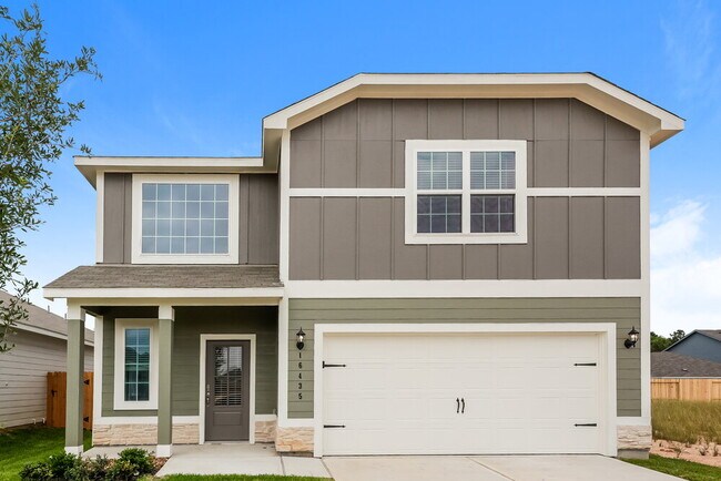 Building Photo - 16435 Honeysuckle Hl Dr