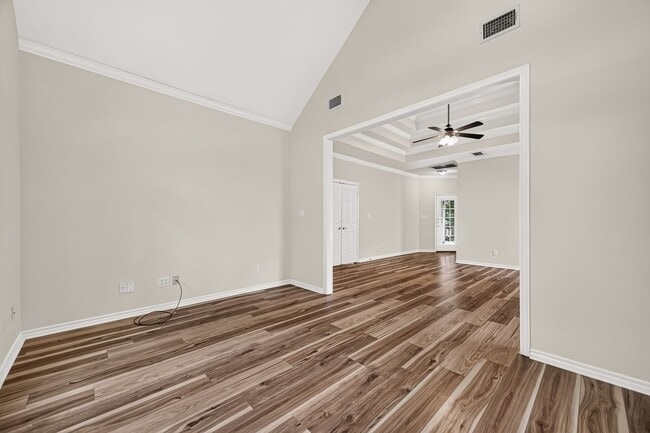 Building Photo - 2314 Carriage Run E