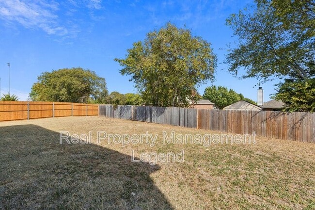 Building Photo - 1400 Caleo Dr