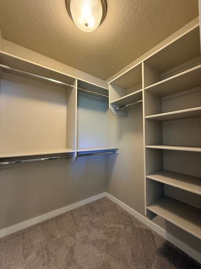 Building Photo - Beautiful Meridian Home in Prime Location Near The Village, Parks & Schools
