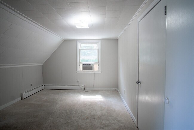 Building Photo - 61 Orchard St