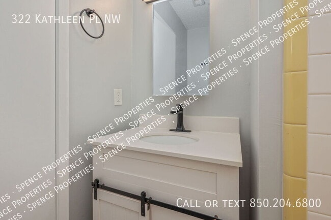 Building Photo - 322 Kathleen Pl NW