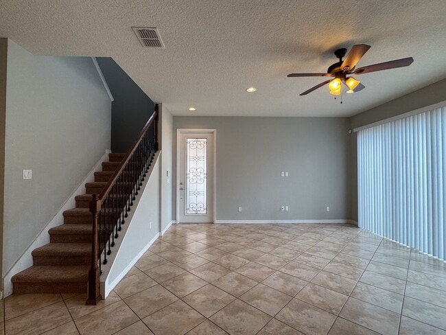 Building Photo - Lake Nona 3 Bedroom 3 Bath Townhouse in Vi...