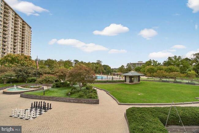 Building Photo - 5225 Pooks Hill Rd