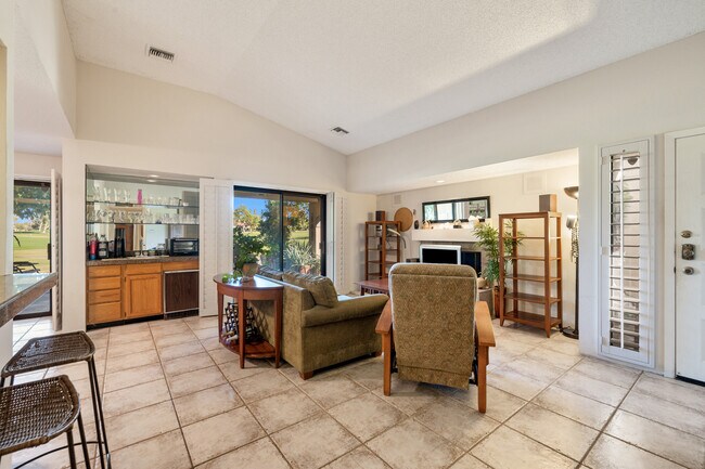 Building Photo - 17 Mission Ct