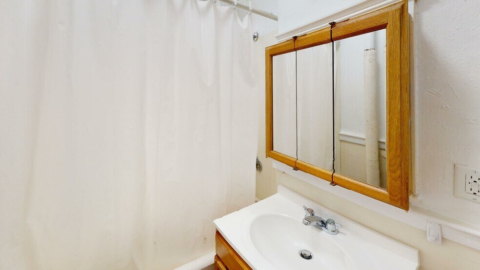 Building Photo - 1192 Boylston St