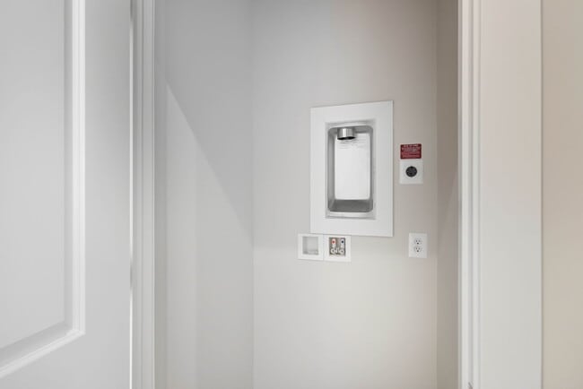 Building Photo - 1017 Venifena Terrace SE