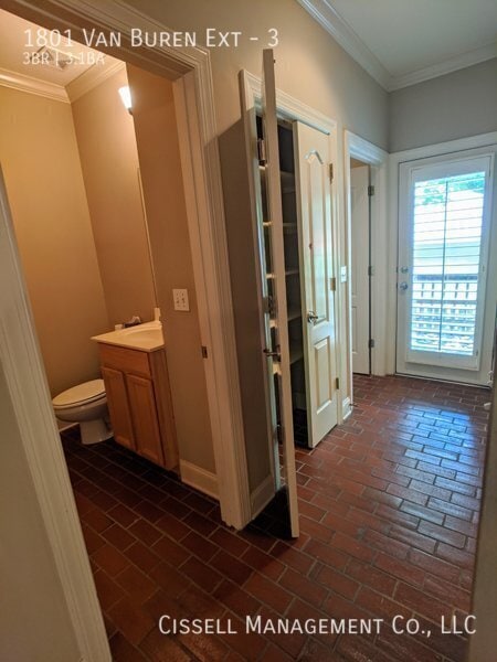 Building Photo - 1801 Van Buren Ext