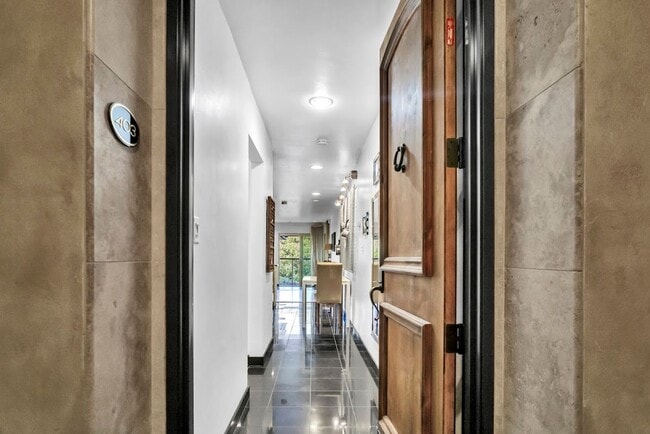 Building Photo - Gorgeous Studio in La Jolla Village! Avail...