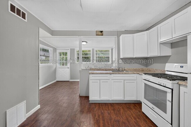 Building Photo - 452 Bluff Dr