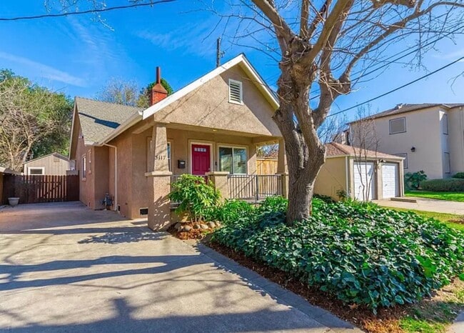 Building Photo - Charming 2 Bedroom, 2 Bathroom Home with ADU in Desirable Land Park Area