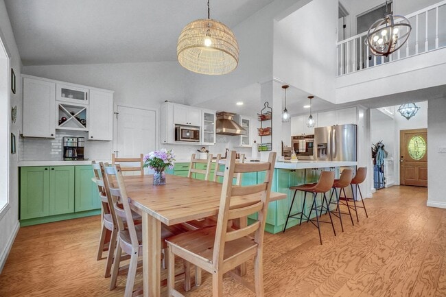Building Photo - 14501 Wesfall Rd., Tustin CA 92780 5 BR, 3...