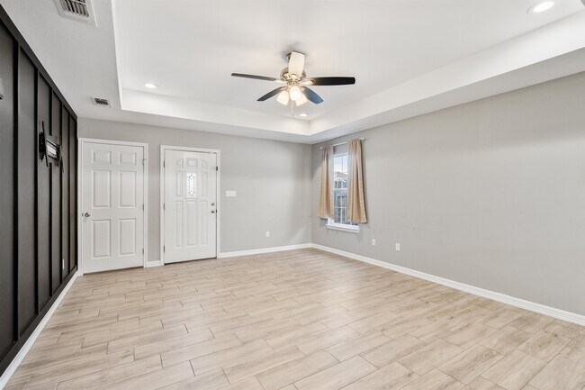 Building Photo - 1020 Tesoro Pass