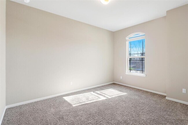 Building Photo - 205 Scenic Hills Cir