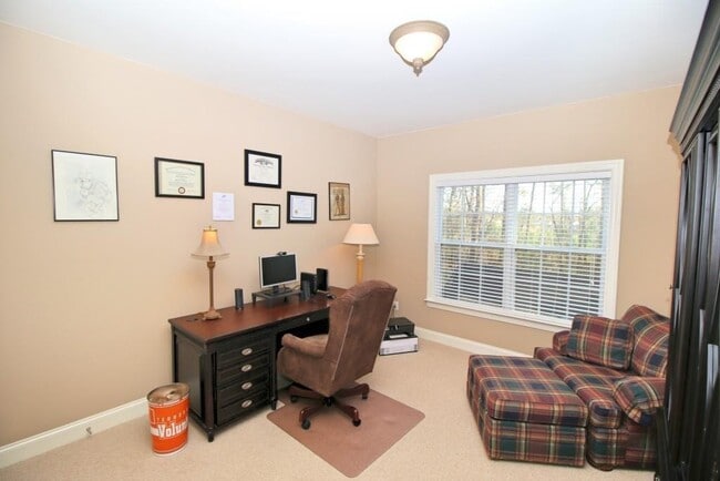Building Photo - 2217 Chaseford Ln SW