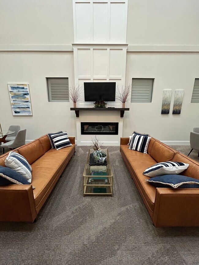 Building Photo - Beautifully Furnished 1/1 Apartment in Downtown Broad St.- $2,350