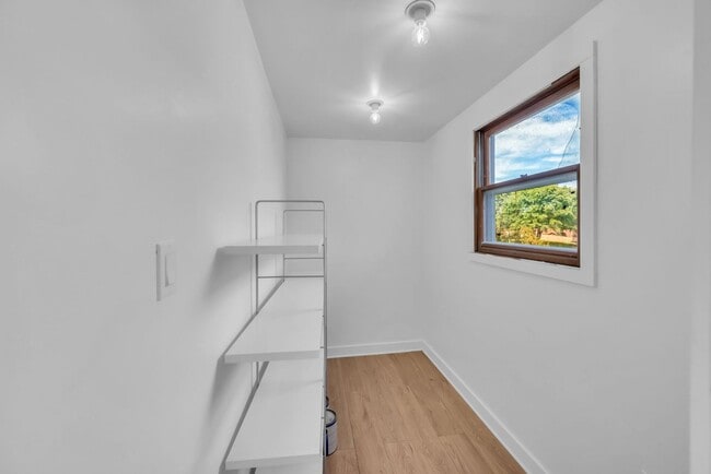 Building Photo - Stunning 3BR/2BA Home in the Highly Sought...