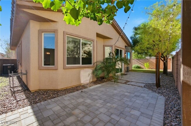 Building Photo - 692 Nathanial Ct