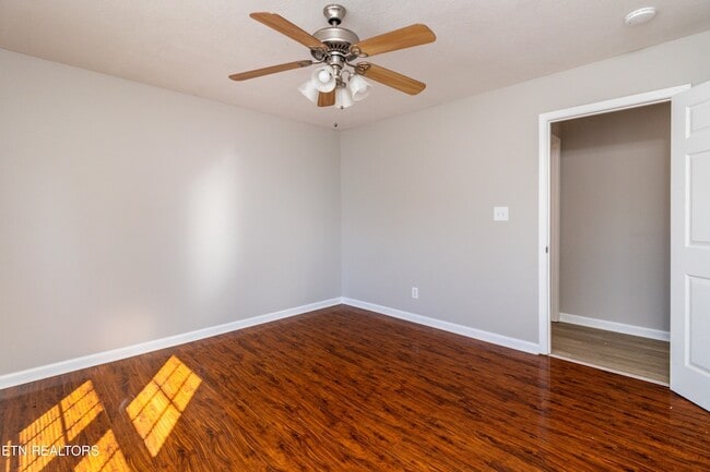 Building Photo - 4622 Ventura Dr