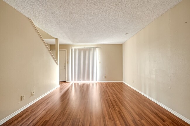 Building Photo - 2501 Gulf Fwy