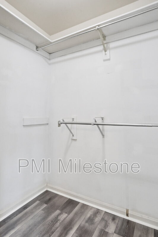 Building Photo - 6581 Ewald Ct