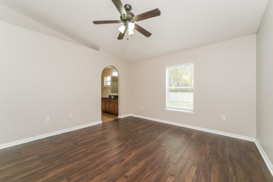 Building Photo - 5470 Silver Thistle Ln
