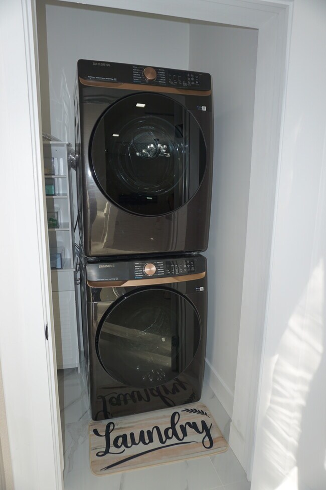 Building Photo - 15614 SW 110th Terrace