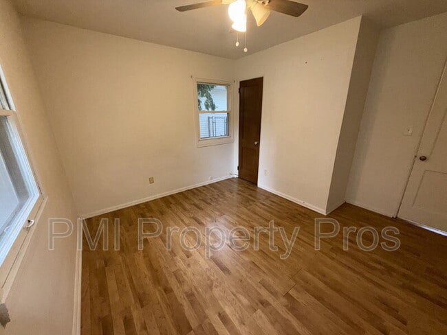 Building Photo - 5662 N 39th St
