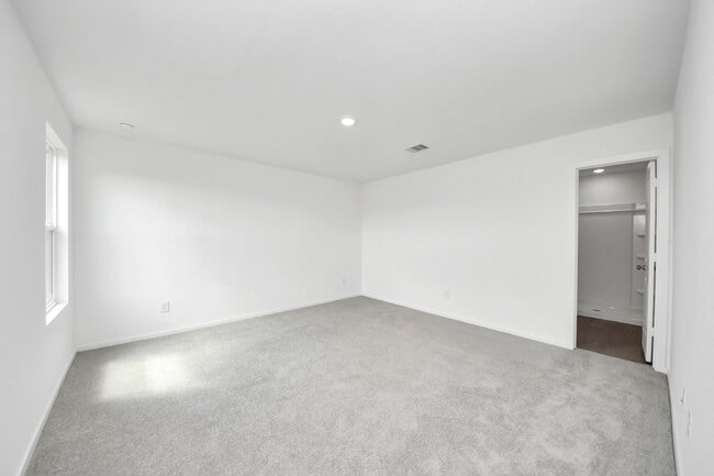 Building Photo - 1306 Charlotte Wy