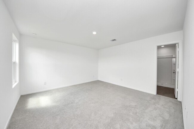 Building Photo - 317 Brandi Dr