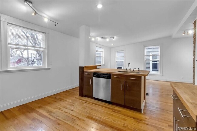 Building Photo - 575 Auburn Ave