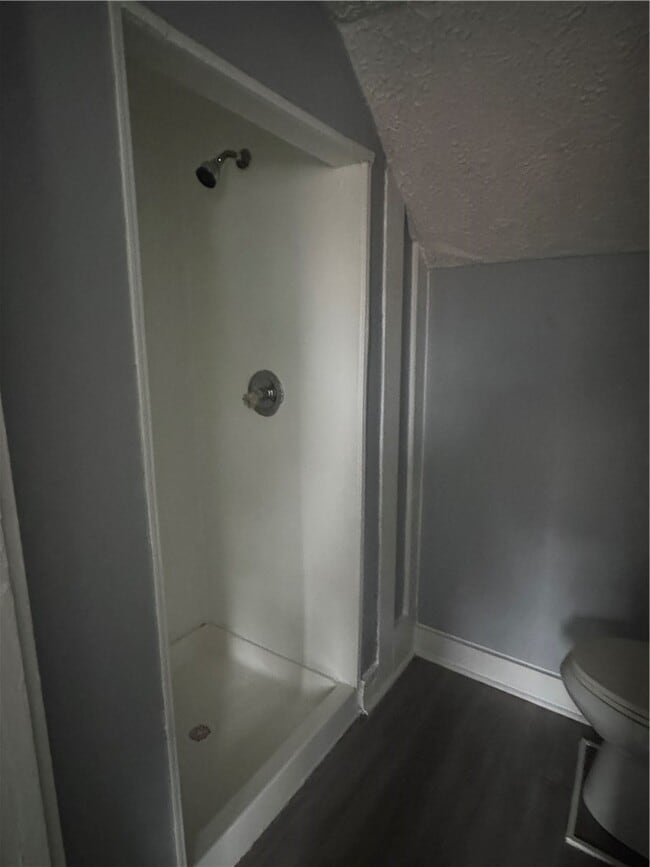 Building Photo - 751 Dewey Ave