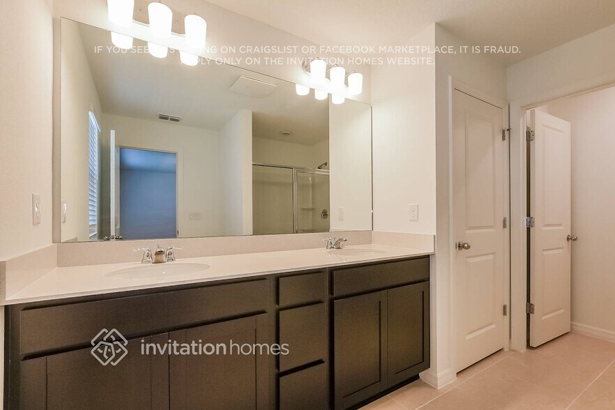 Building Photo - 5806 Sagebrush Aly