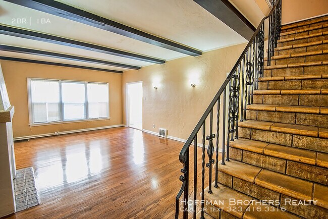Building Photo - 7733 Oakwood Ave #07Los Angeles, CA 90036