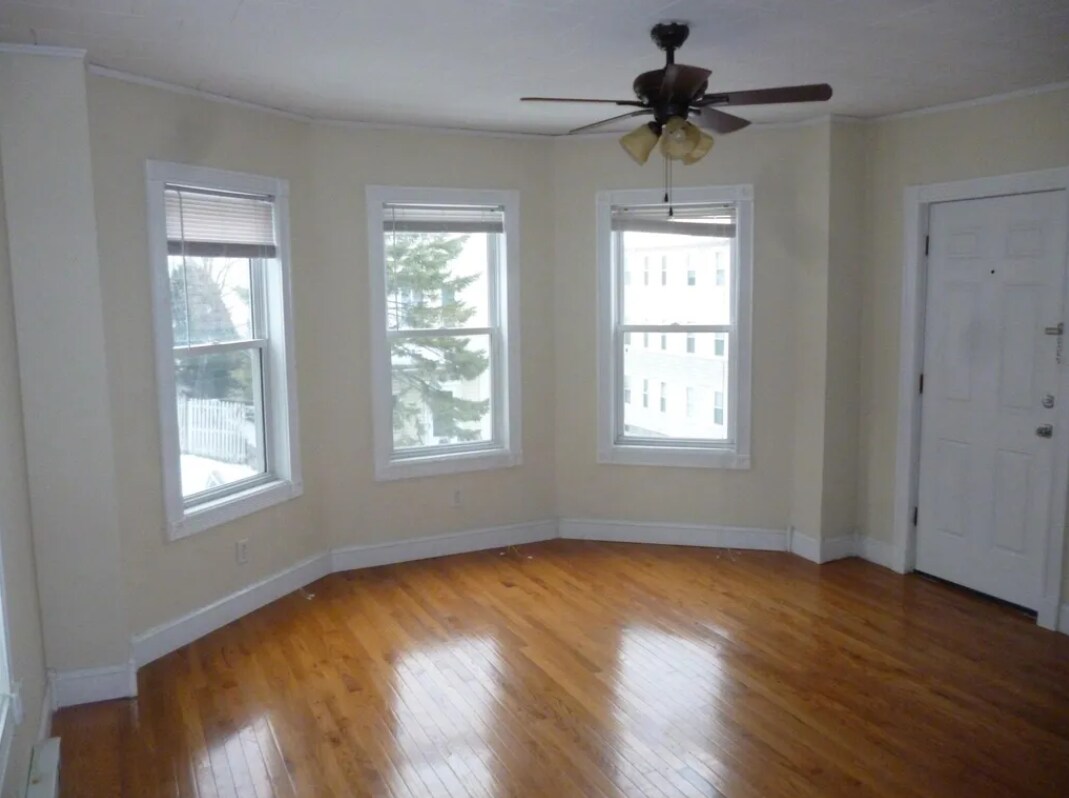 Building Photo - 85 Seymour St