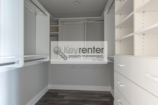 Building Photo - 3814 W El Prado Blvd