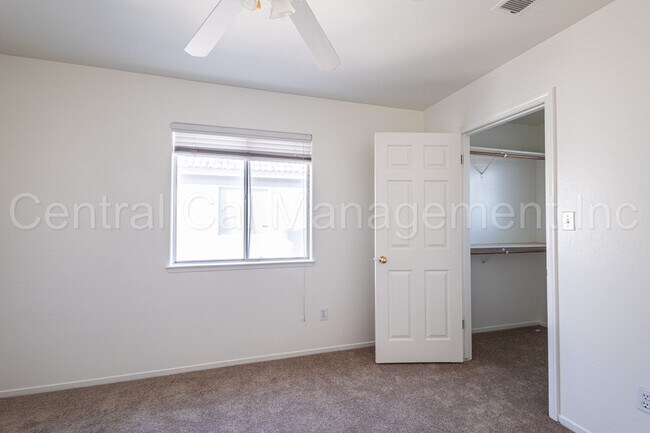 Building Photo - 4 Bedroom/2.5 Bath Home located in RiverLakes - $2645 Per month!