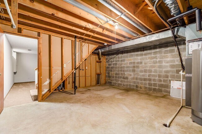 Building Photo - 4841 Dierker Rd