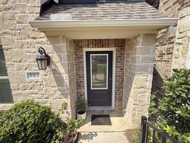 Building Photo - 803 Tennessee Dr