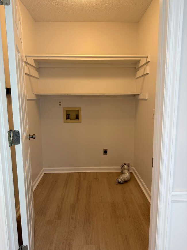 Building Photo - 206 Buckston Ct