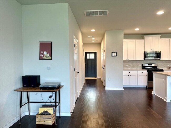 Building Photo - 12105 Cimaizon Dr