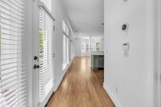 Building Photo - 176 Harbor Village Dr