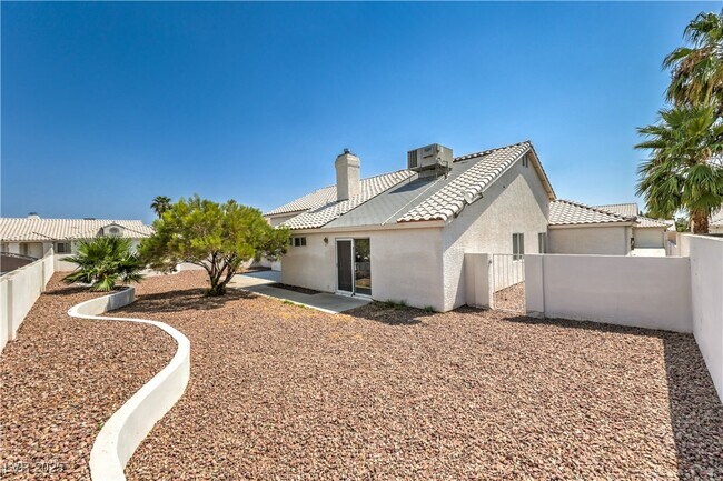 Building Photo - 4765 Calavo St