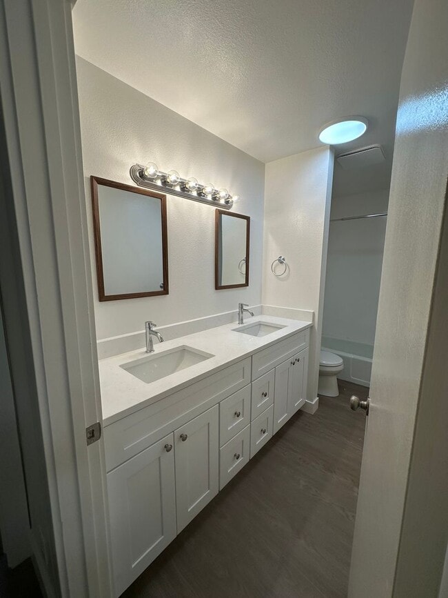 Building Photo - 1076 Virginia Cir