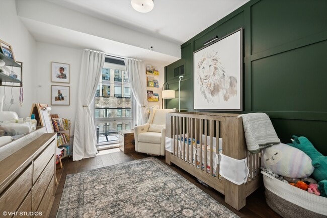 Building Photo - 160 E Illinois St