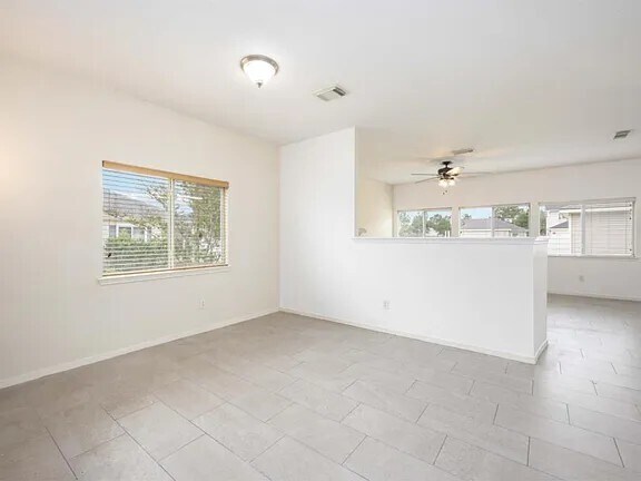Building Photo - 20827 Settlers Lake Cir N