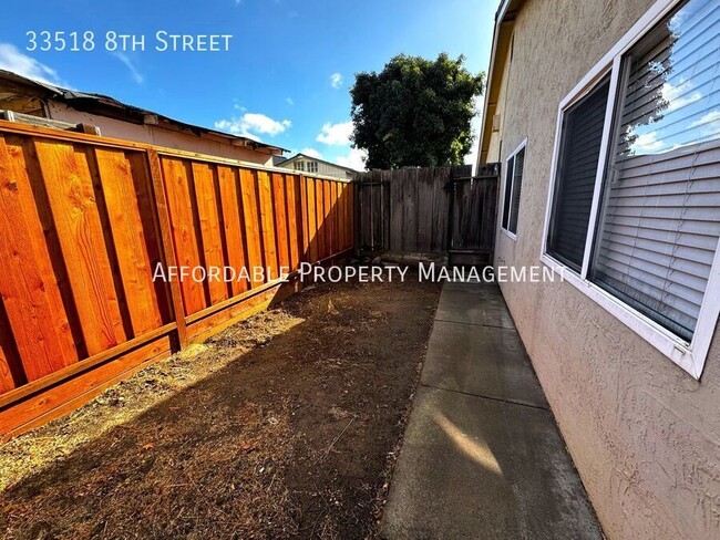 Building Photo - 33518 8th St