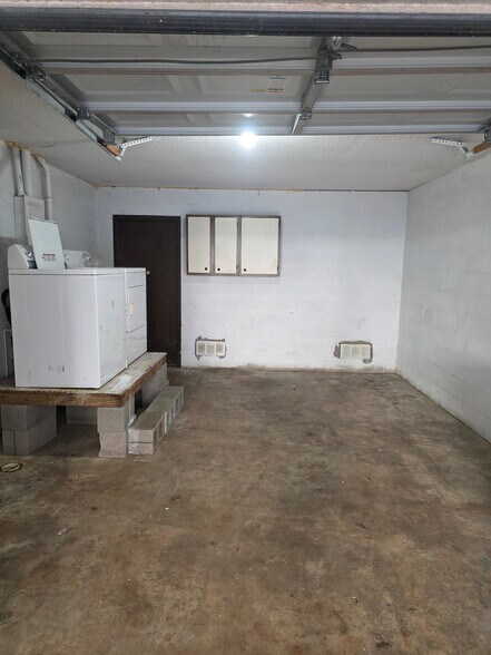 Building Photo - 4780 Pontchartrain Dr