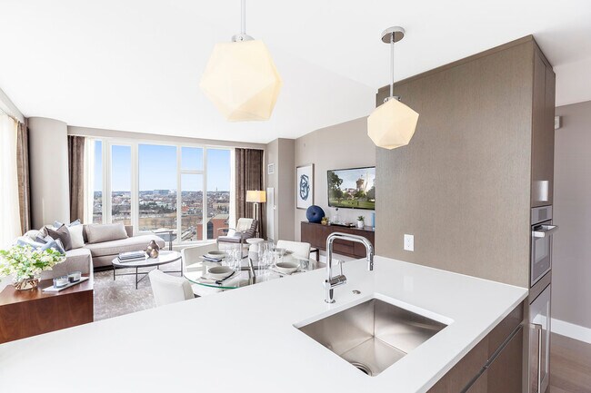 Building Photo - 100 Lovejoy Wharf