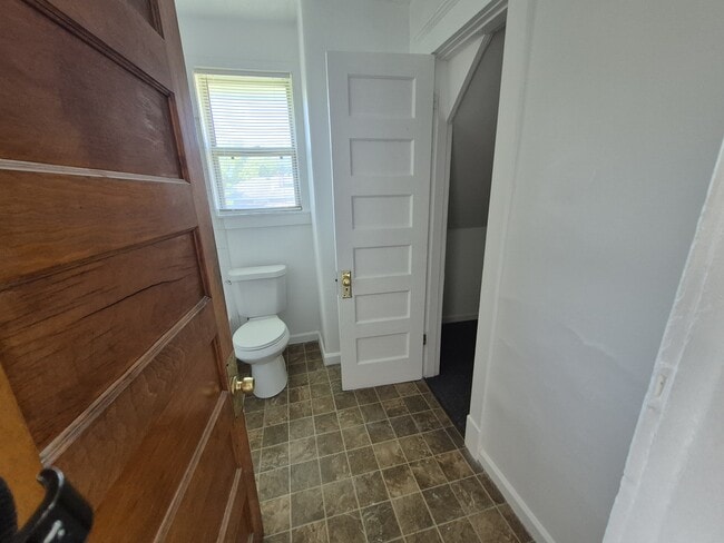 Building Photo - 635 S 39th St